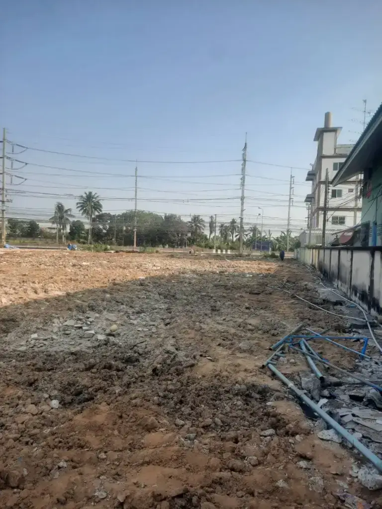 รื้อโครงสร้างเหล็กโรงงานและโกดังเก่า ถ.พระราม 4 กทม. - ภาพหลังรื้อถอน